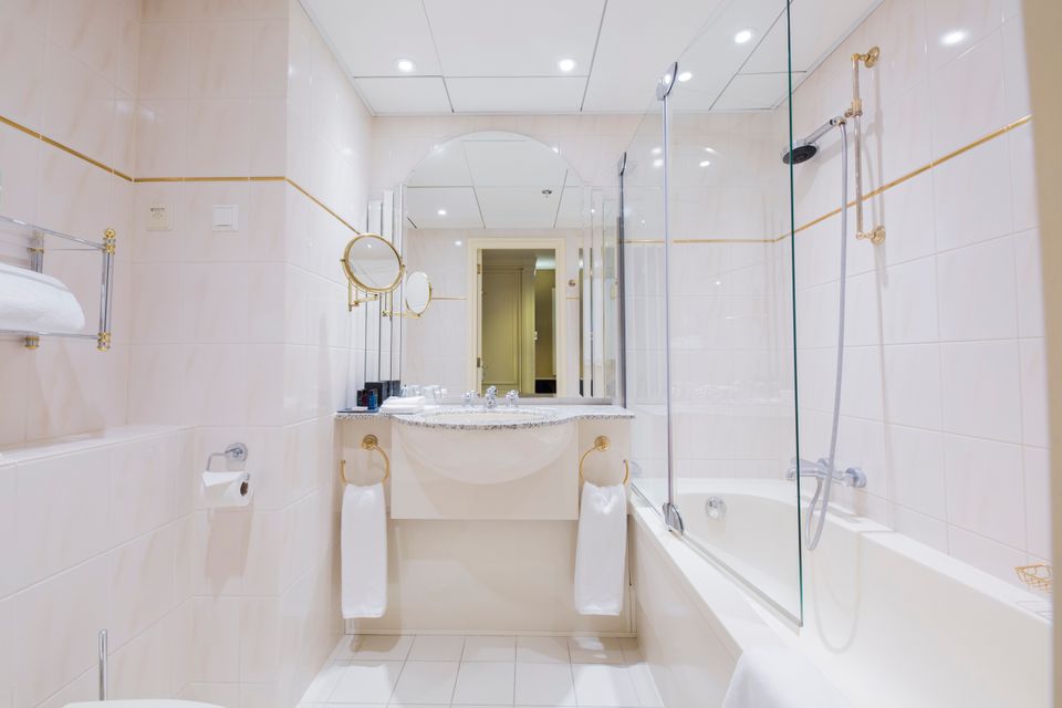 Grand Hotel Huis ter Duin - Charming Large Seaside Bathroom