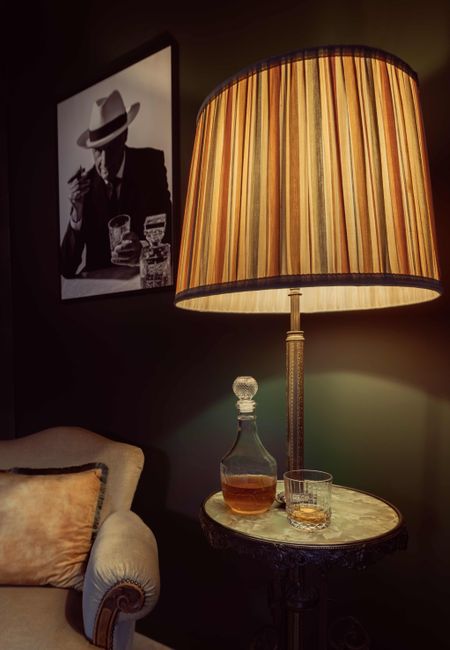 Cousins Boutique Hotel Maastricht interieur stoel en lamp