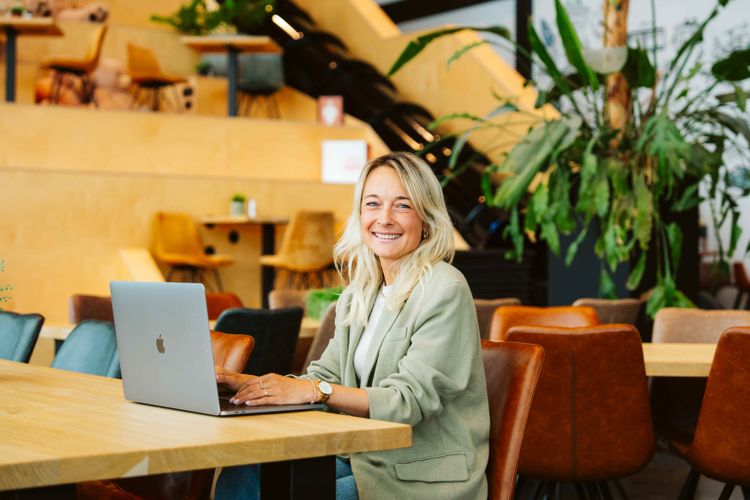 Werken-Op-Schouwen-Duiveland-Karolina-bij-YourSurprise