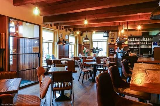 Eetcafé De Kwikkel binnen