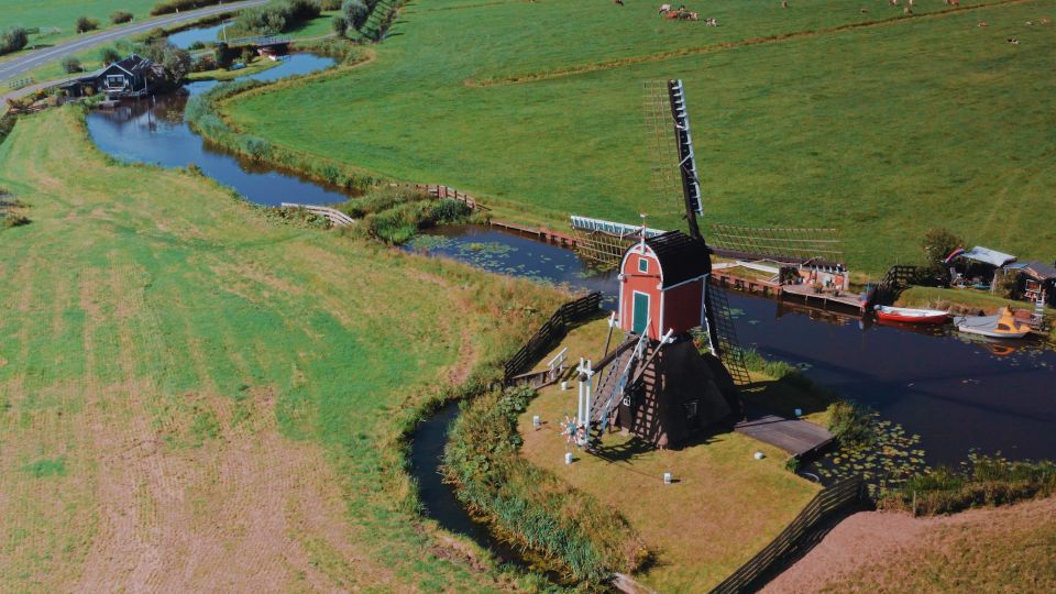 Luchtfoto van de achterkant van de Grosmolen in Hoogmade