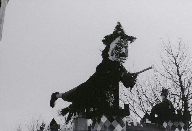 Carnavalsvereniging D'r in en d'r uit met als motto "De Heks"