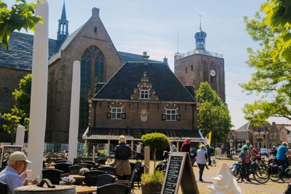 drukte op het terras in workum