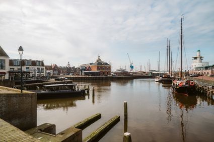 Uitzicht op de haven van Harlingen