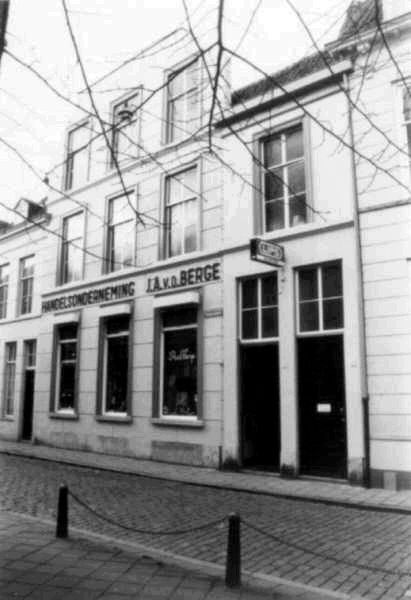 Het ‘Groot Spookhuis’ in de Postelstraat