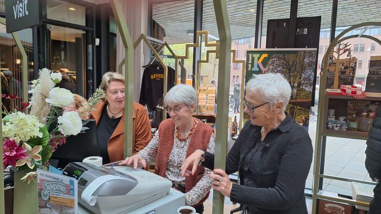 Enthousiast achter de nieuwe balie van Visit