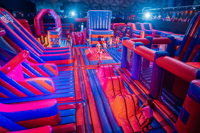 Het indoor springkussenpark Bounce Valley