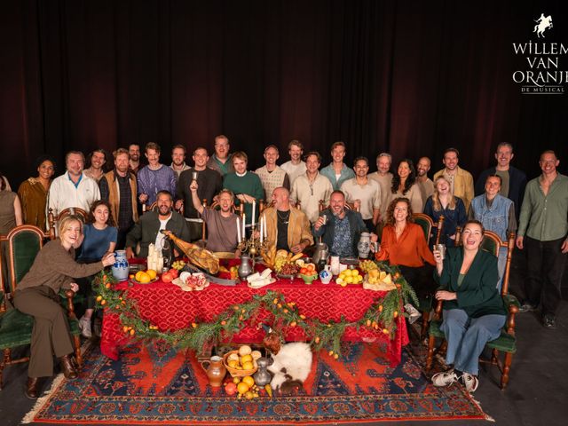 Willem van Oranje de Musical - de cast aan tafel