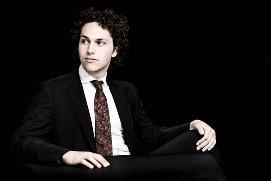 Young Artist in Residence: Nikola Meeuwsen