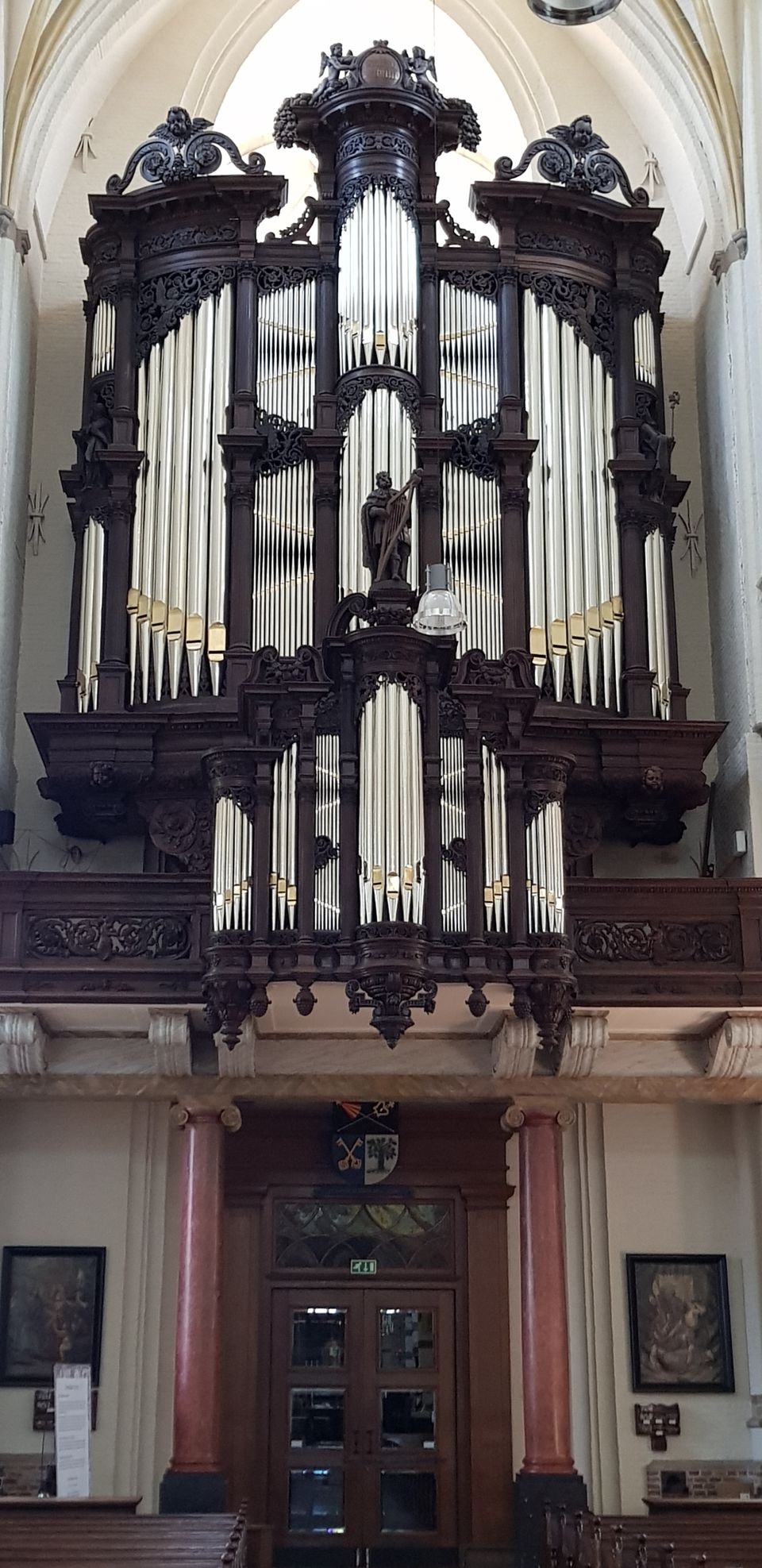 het  Smitsorgel in de Sint-Petrusbasiliek