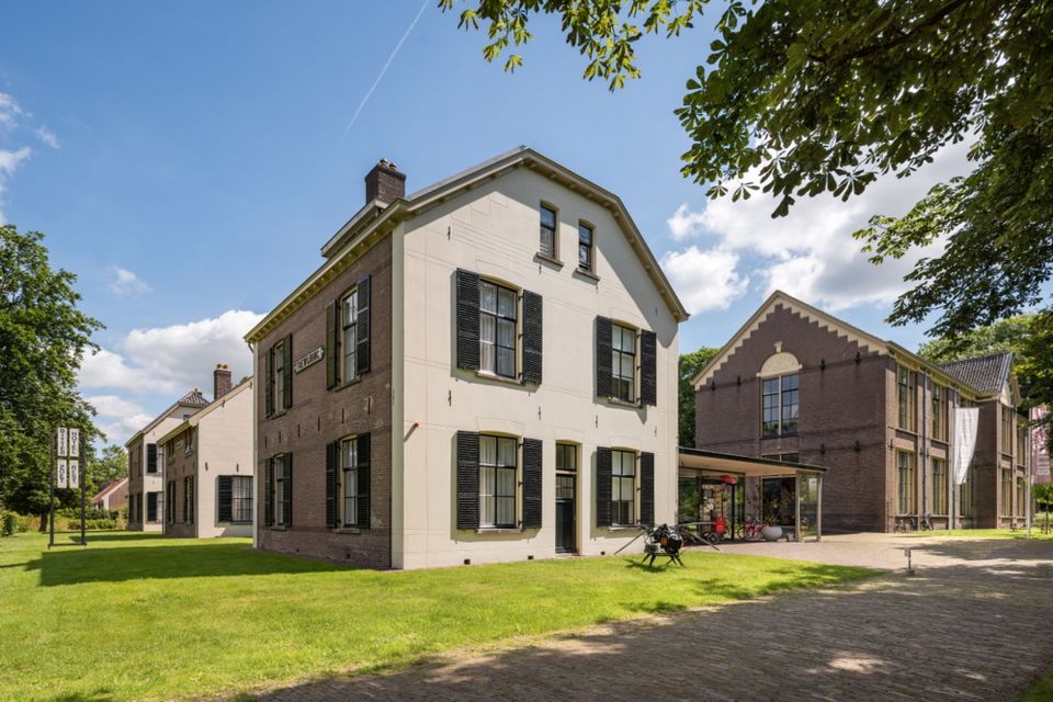 Een historisch gebouw dat nu dient als hotel.