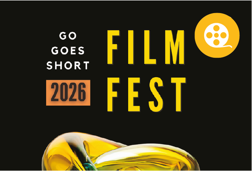 Afbeelding met tekst Go Goes Short