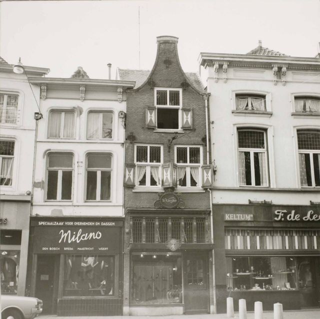 Schoenenwinkel Wim Kersten in de Kerkstraat.