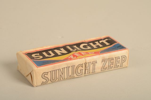 Sunlight zeep, collectie Museum Jan Cunen
