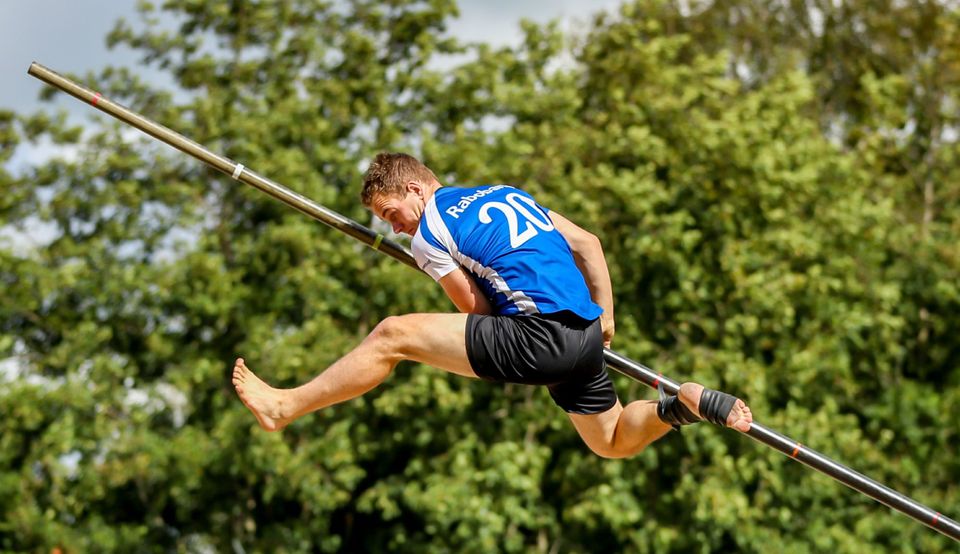 sprong na fierljeppen