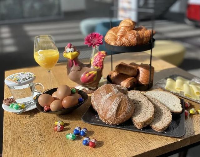 Een foto van een paasbrunch in Helmond