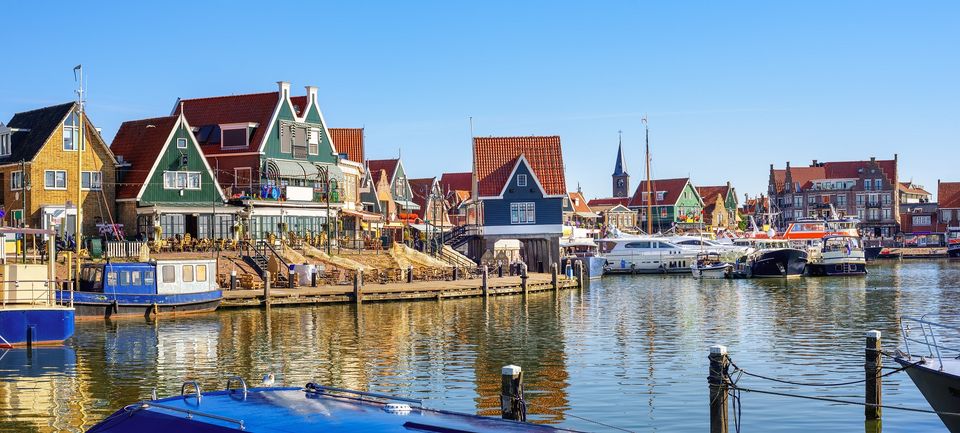 De Dijk en de haven van Volendam