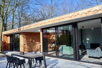 Het Houten Boshuis gezien vanaf het terras