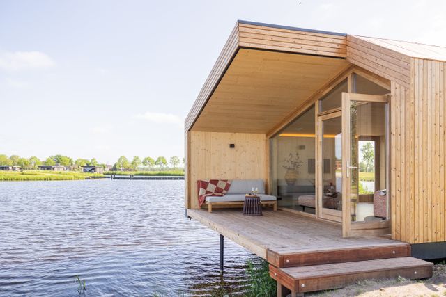 Oeverlodge aan het water van Goudpoel.nl