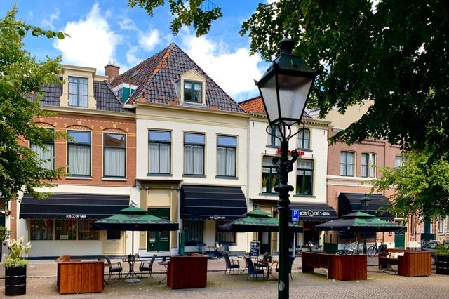 Frontsite hotel -cafe