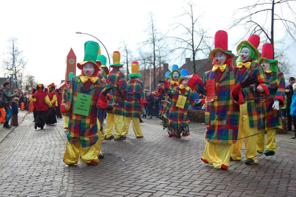 carnavalsoptocht in strijkersgat