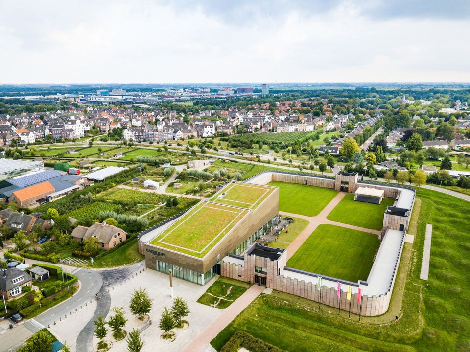 Castellum Hoge Woerd is een een architectonisch icoon, hier van bovenaf te zien.