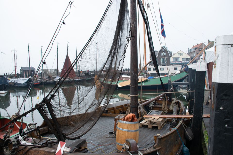 Het dek van een vissersboot in Urk, Flevoland