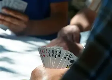 kaarten in een hand