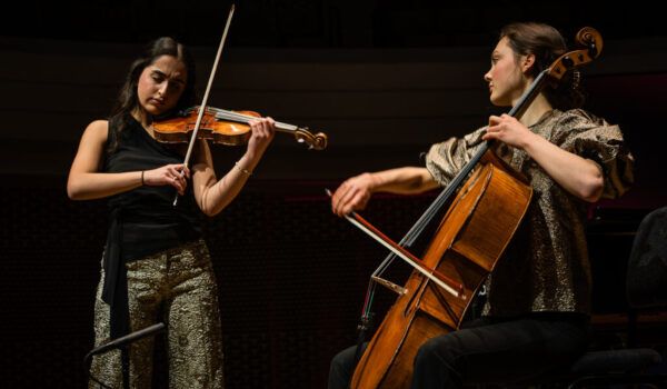 violiste Diana Fakour en celliste Emma Naegele