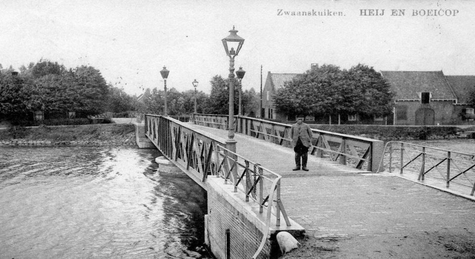 Zwart-witfoto van Hei- en Boeicop