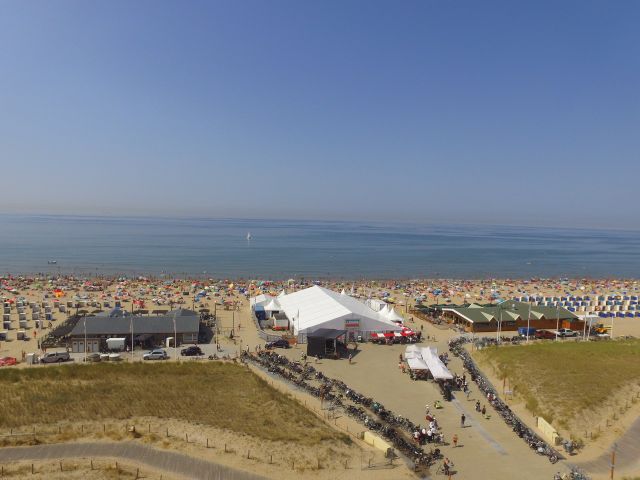 Festivaltent van het Noordzee Zomerfestival in Katwijk aan Zee