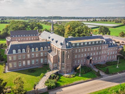 Zuster Madeleine vertelt over Missieklooster Heilig Bloed Aarle-Rixtel