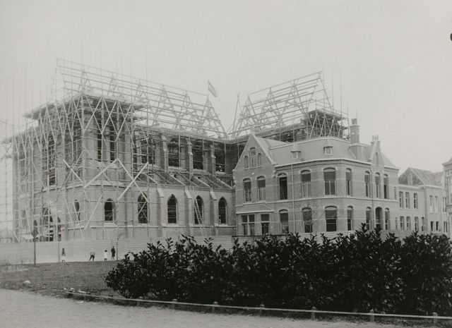 Leonarduskerk in aanbouw (1903)