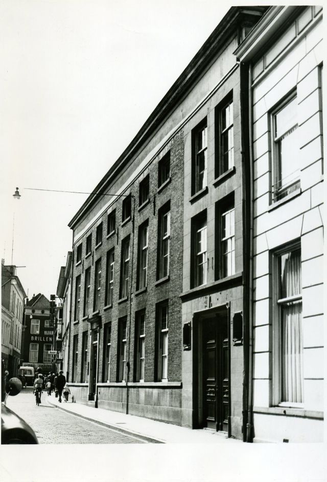 Nieuwstraat 20-22 rond 1960.