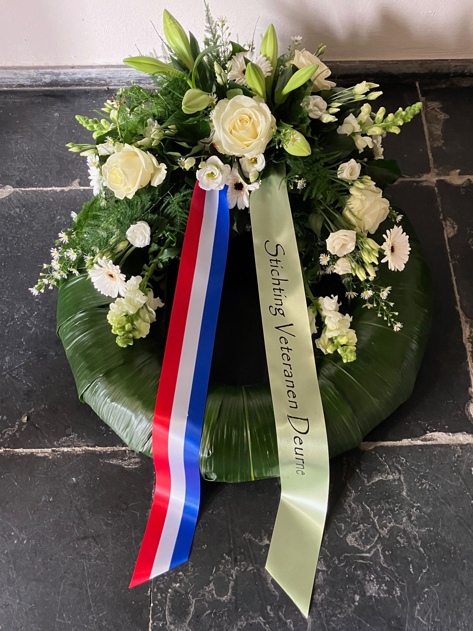 Dodenherdenking krans veteranen