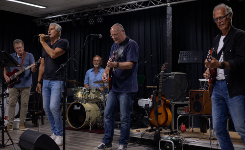 Vintage - live on stage