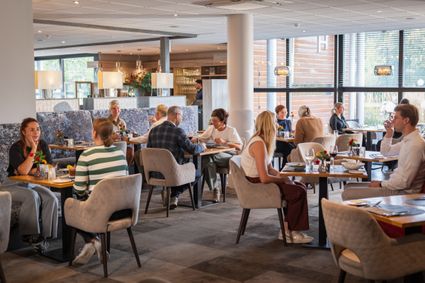 Binnenin het restaurant van Restaurant Hotel Asteria
