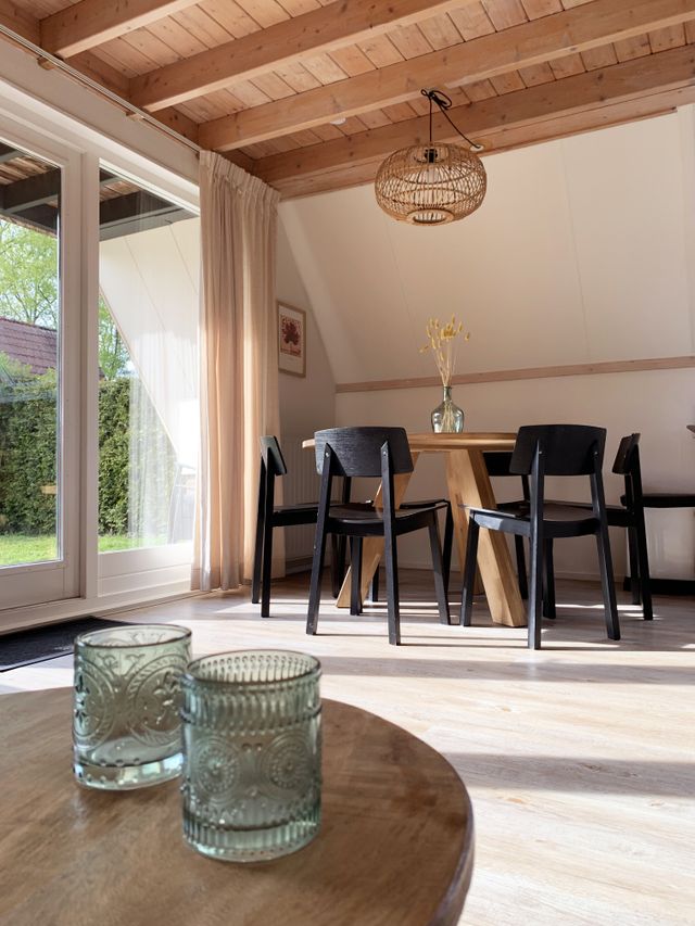 Eettafel vakantiehuisje Velduil