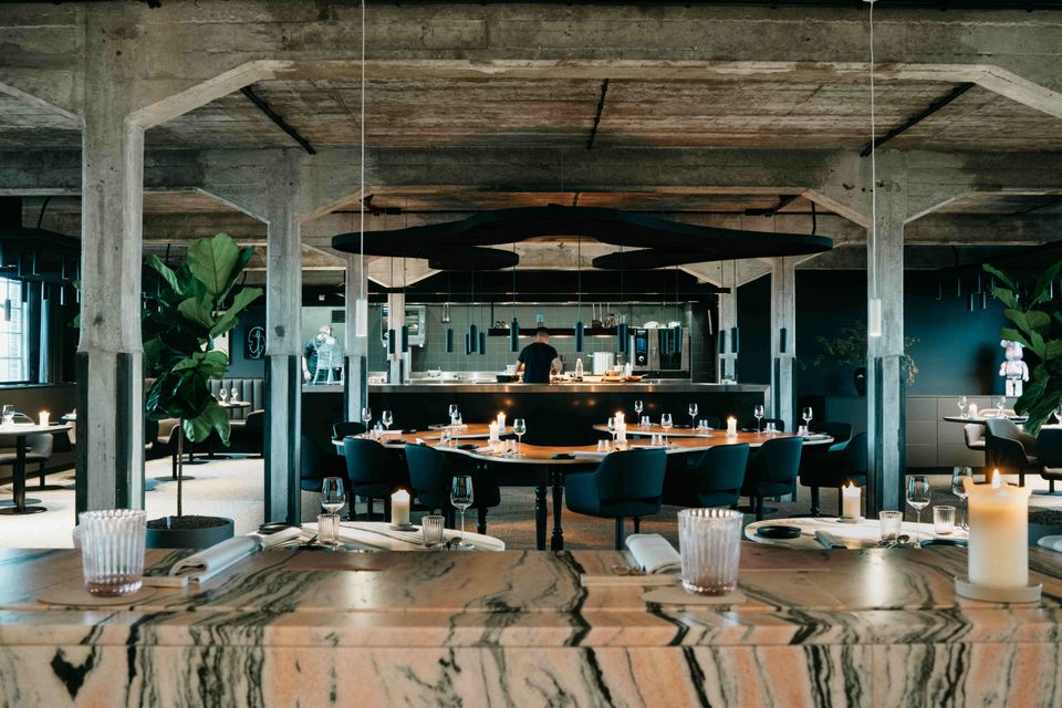 Novo New Dining Maastricht interior large table in the middle
