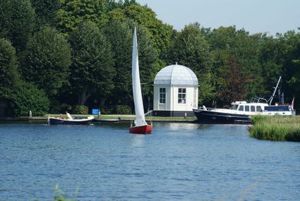Park Groot Leerust met de theekoepel