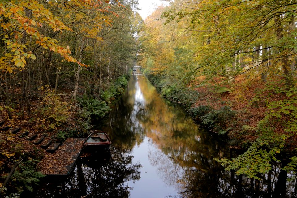 Sminkevaart bij Oudemirdum in herfstkleuren