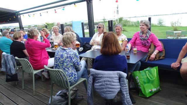 Borrel foarunder bussafari 2024