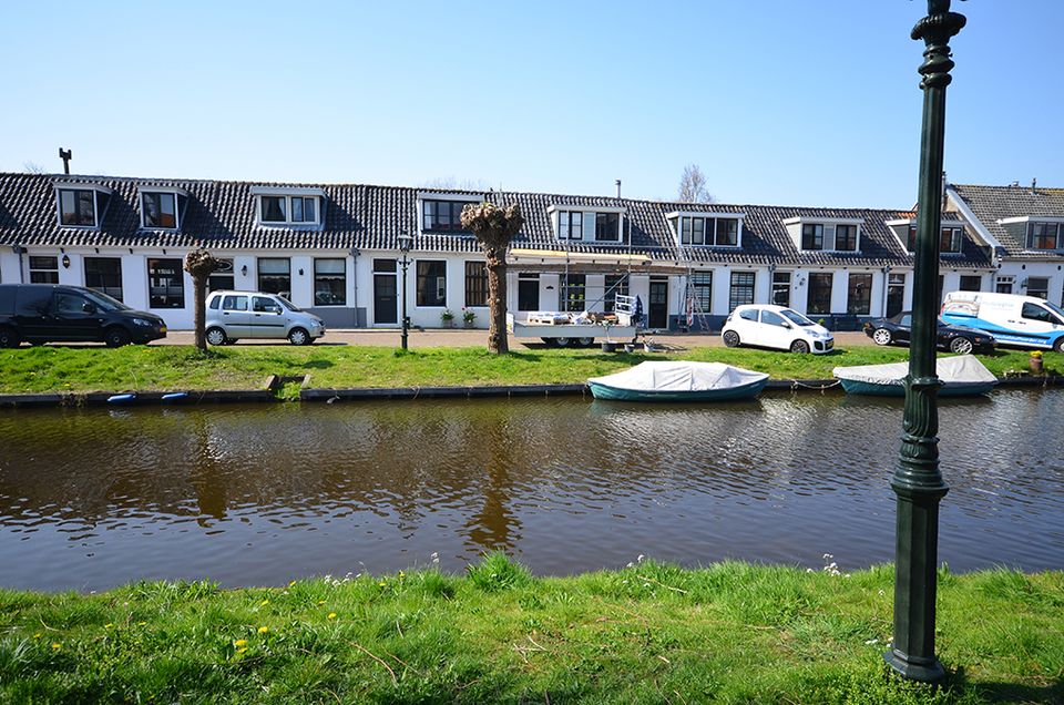 Een foto van een straat in Monnickendam