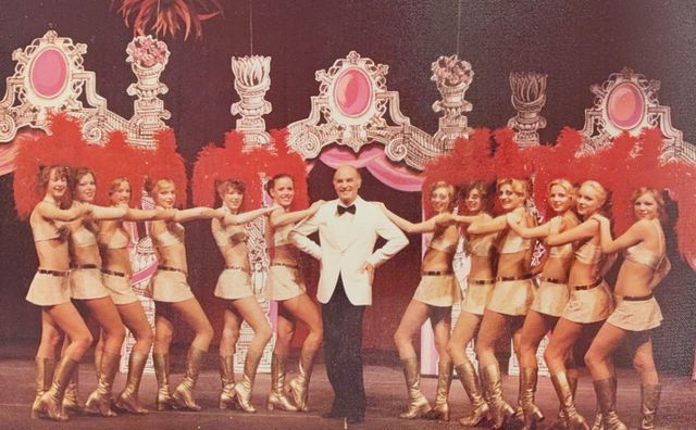 Wim Kersten tijdens de openingsrevue van het Casino in 's-Hertogenbosch (1976). 