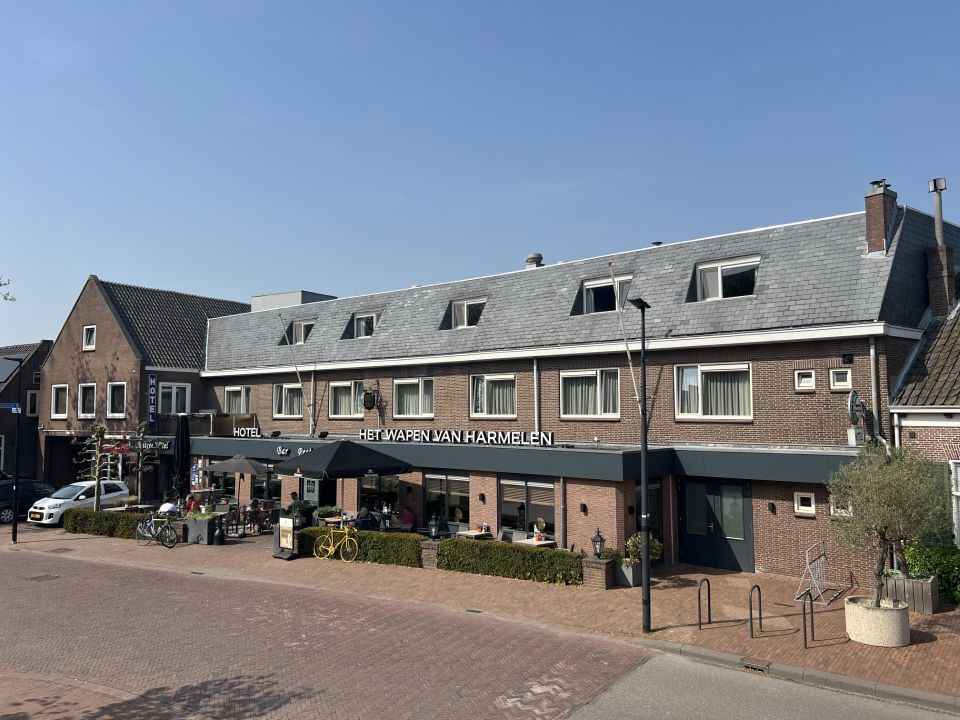 Vooraanzicht hotel het wapen van harmelen
