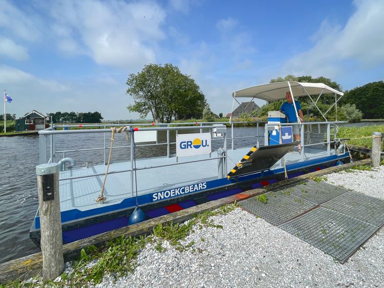 Het pontje zonder passagiers, met schipper