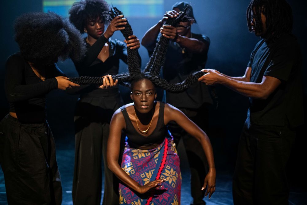 Kabiteni Lloydscompany  Dans