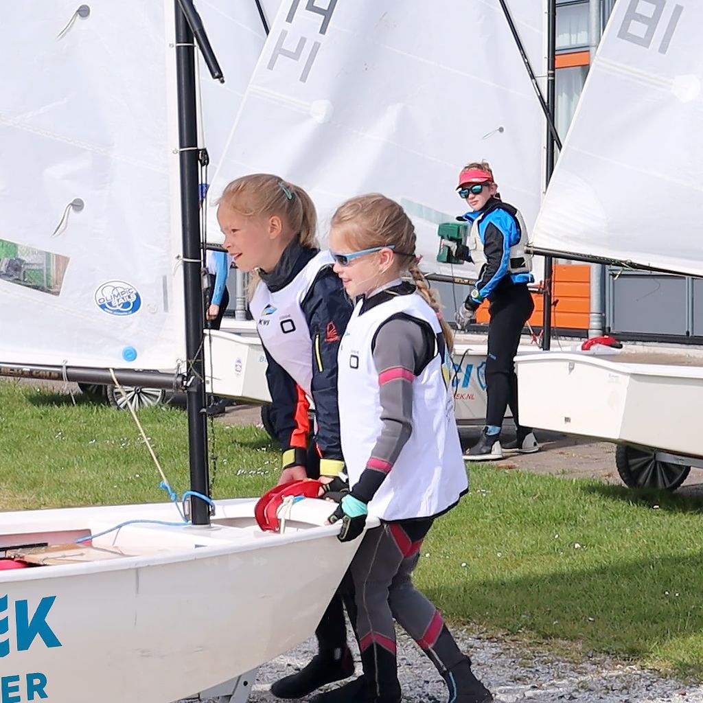 Sneek in water, leren zeilen